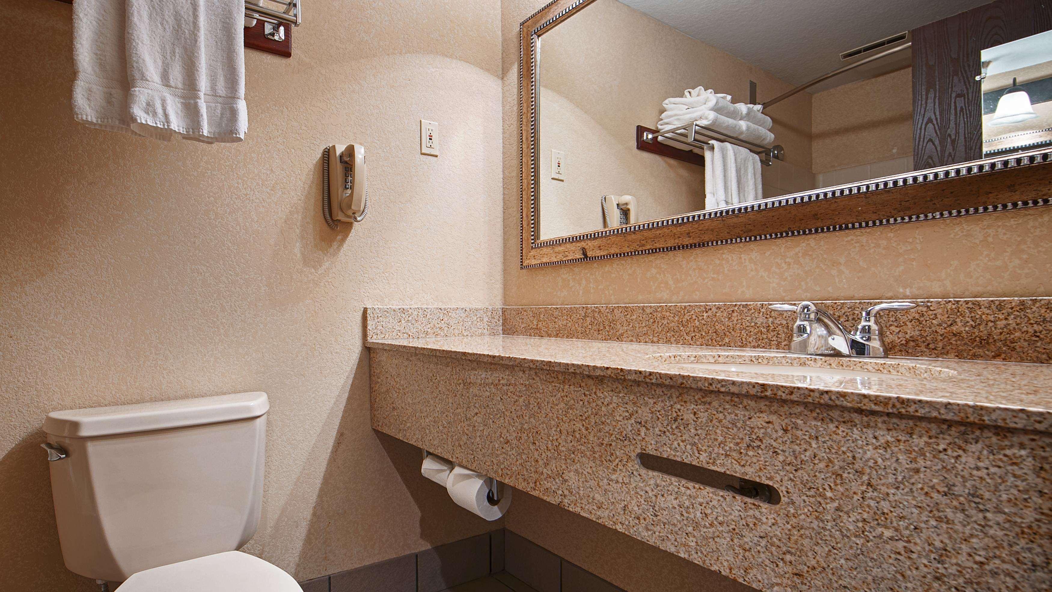 Best Western Plus Rama Inn Redmond Exterior foto